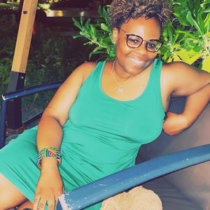 Meet your Posher, Alexandra